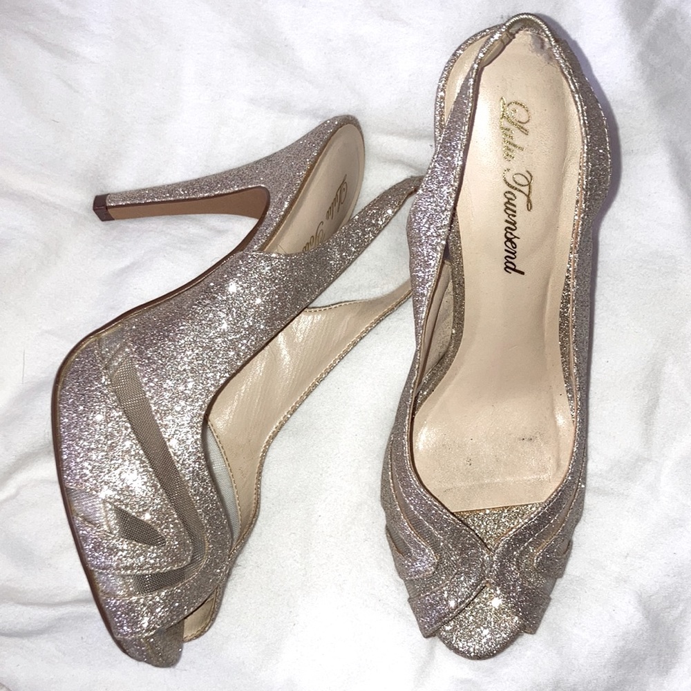 Champagne glitter heels ✨
